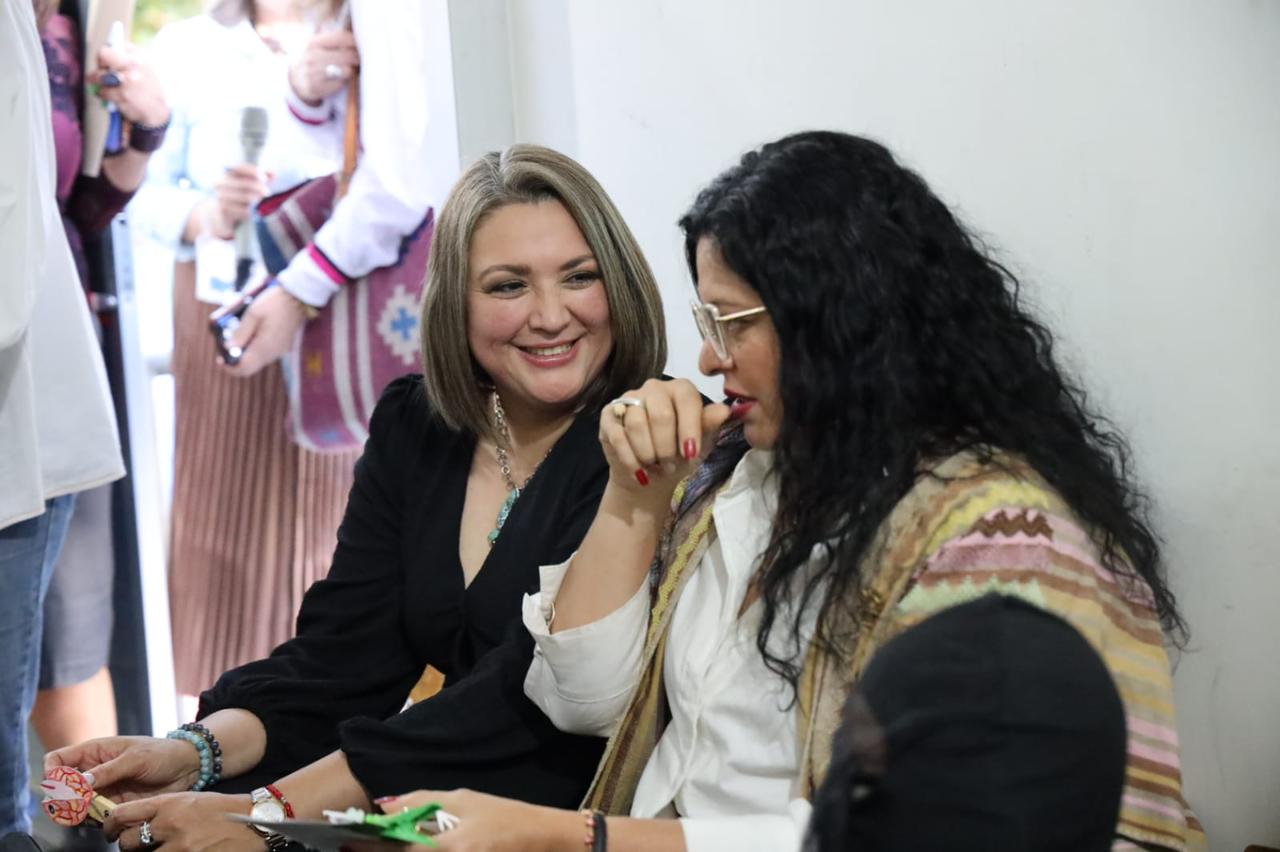 Visitó Alejandra Frausto Semillero Creativo de Chiautempan